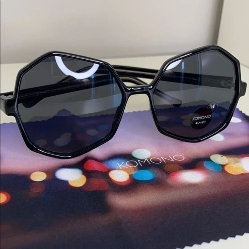 NEW Komono Sunglasses Bonnie Black Transparent